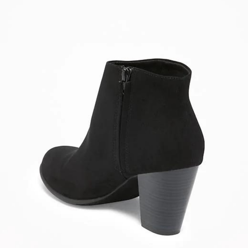 Old Navy Sueded Block-Heel Booties for Women - Picture 4 of 5